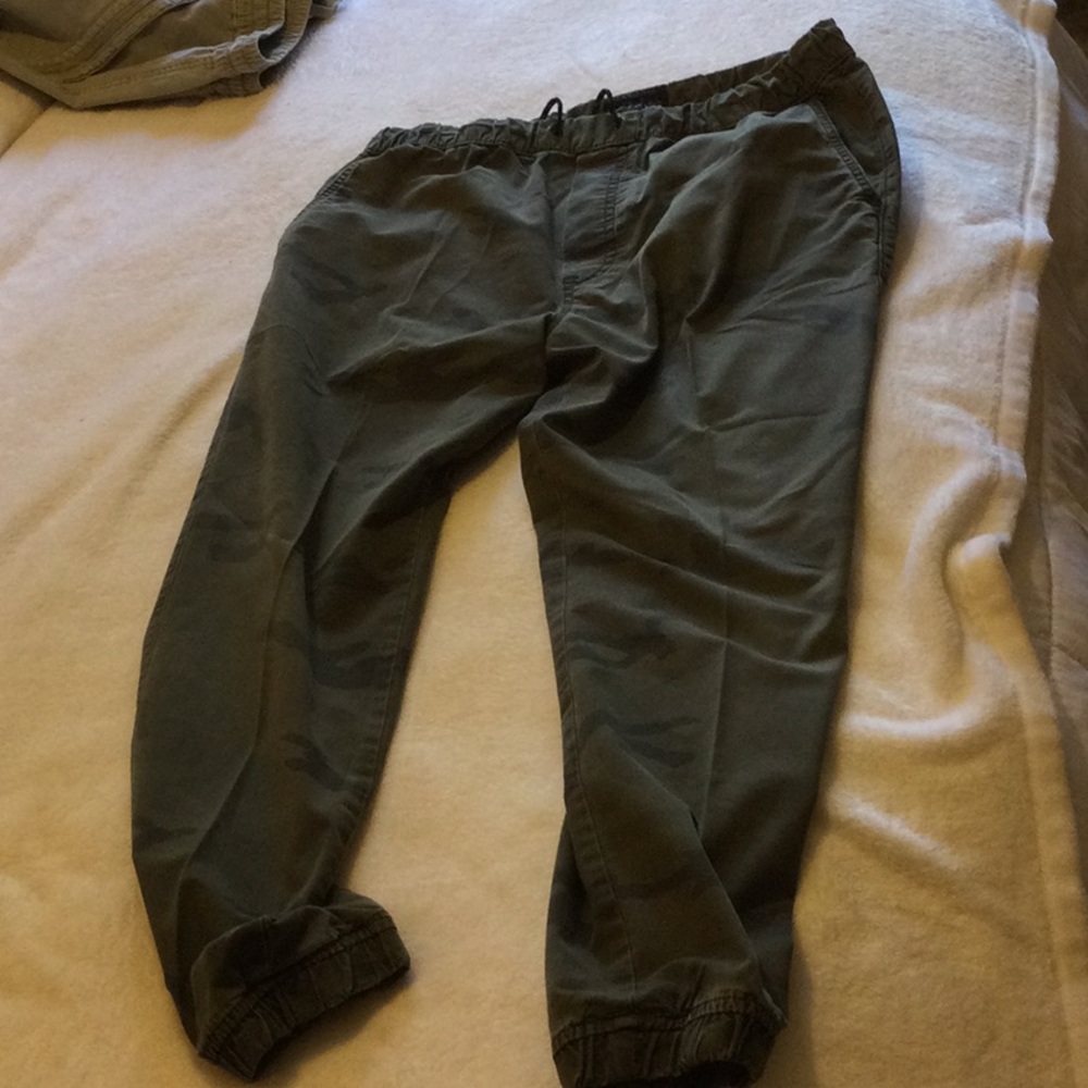 American Eagle, Size M Camouflage pants